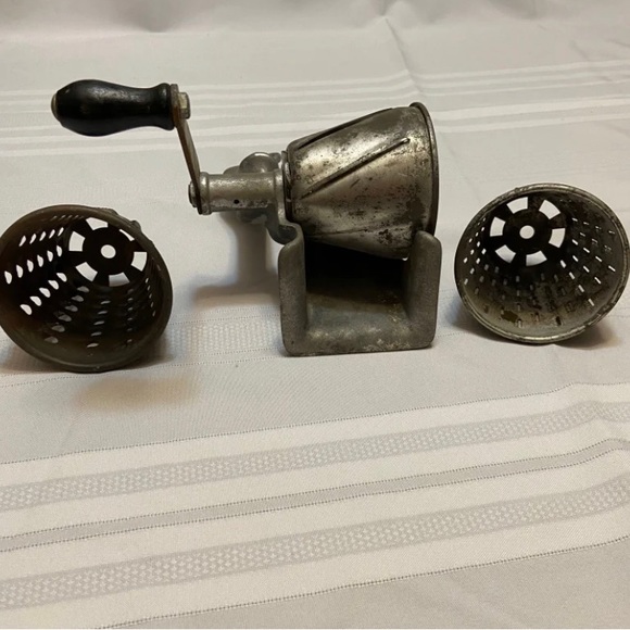 Vintage  Griscer Deluxe All- Purpose Clamp On Manual Food Processor - Picture 3 of 4